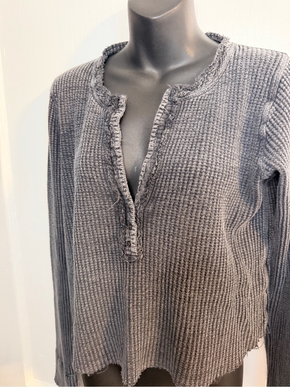 Free people charcoal gray waffle knit raw edge - Picture 3 of 7